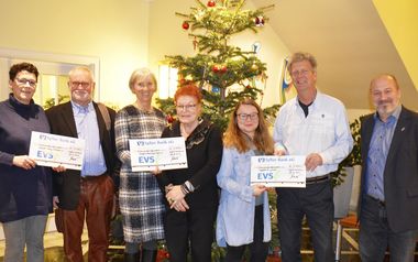 EVS spendete 4500 Euro für gleich drei gute Zwecke