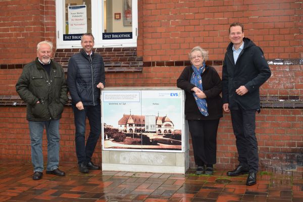 Verschönerter Verteilerkasten durch das EVS und das Sylter Archiv