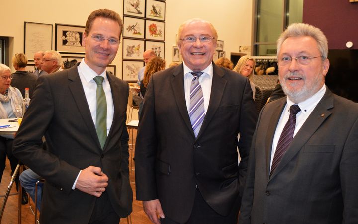 Gruppenfoto: EVS-Geschäftsführer und zwei Referenten 