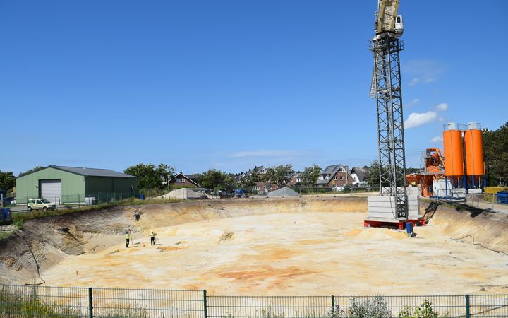 Baugrube für den neuen Trinkwasserbehälter in Westerland